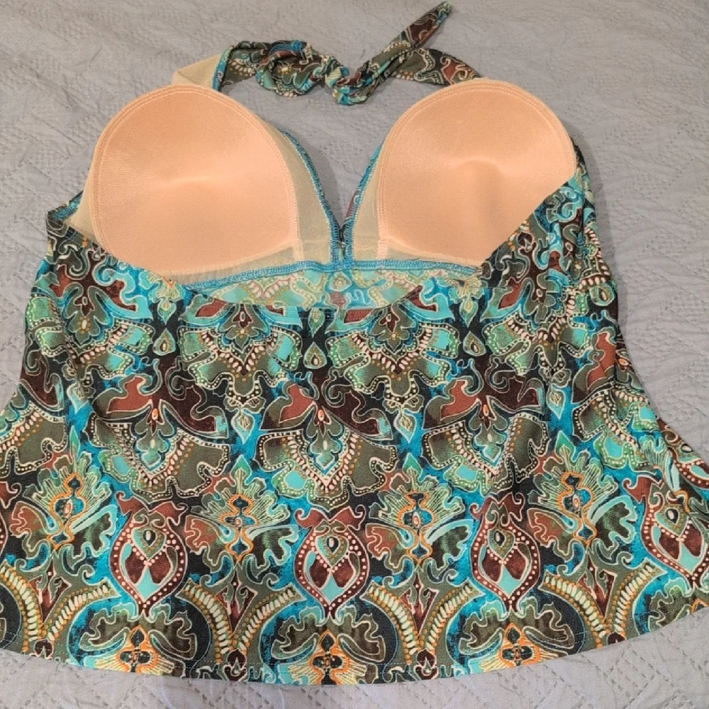 Multicolor Halter Top - Picture 2 of 2